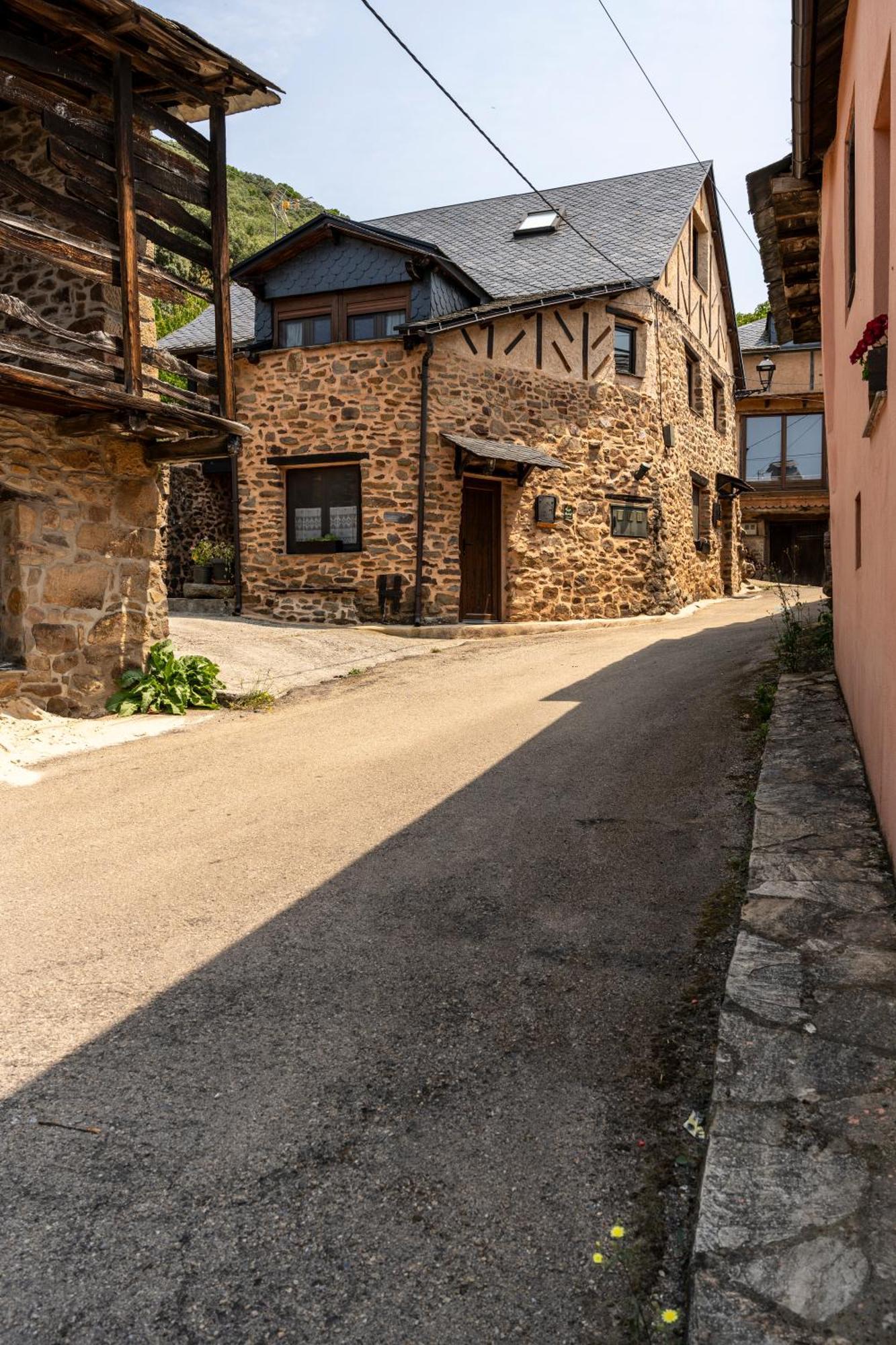 Casa De Turismo Rural Sardom3 Bembibre  Kültér fotó